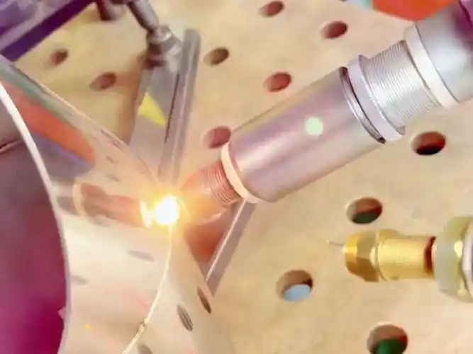 Automobile exhaust pipe laser welding
