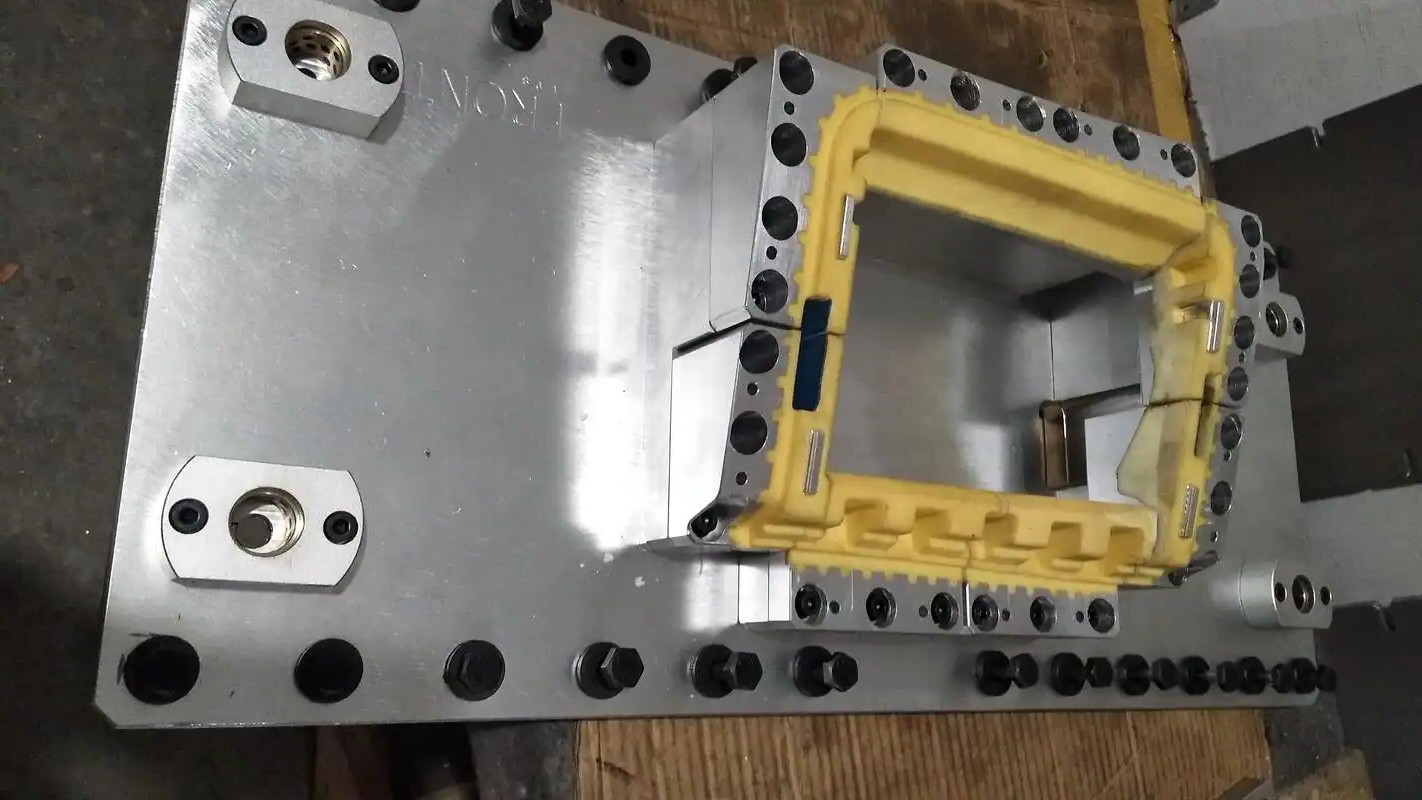 Vibration friction welding fixture