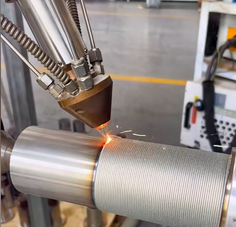 Laser cladding tube