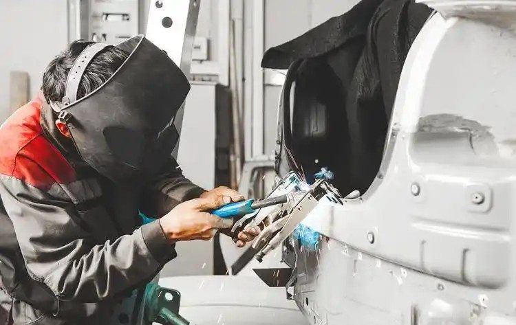 Automatic Welding in Automotive Manufacturing: Technologies, Applications, and Future Trends Automatic Welding in Automotive Manufacturing: Technologies, Applications, and Future Trends